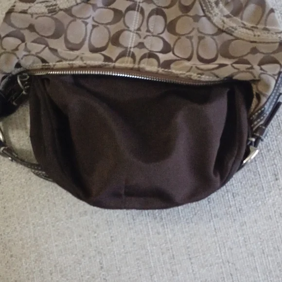 2006 Coach signature jacquard small purse - Picture 7 of 7